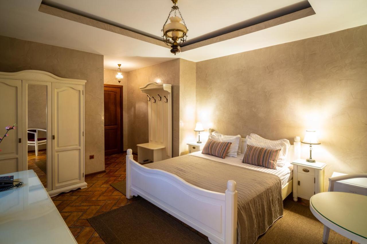 Hotel Europa Zsilvásárhely Kültér fotó
