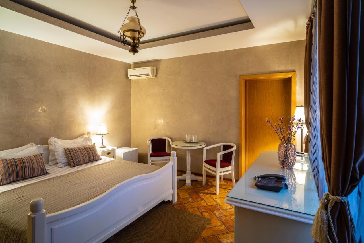 Hotel Europa Zsilvásárhely Kültér fotó
