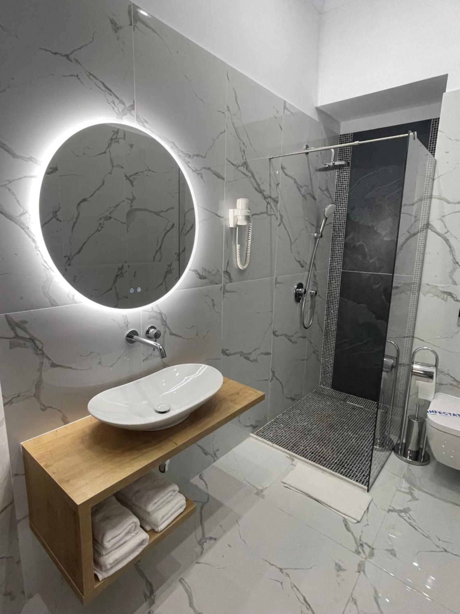 Hotel Europa Zsilvásárhely Kültér fotó